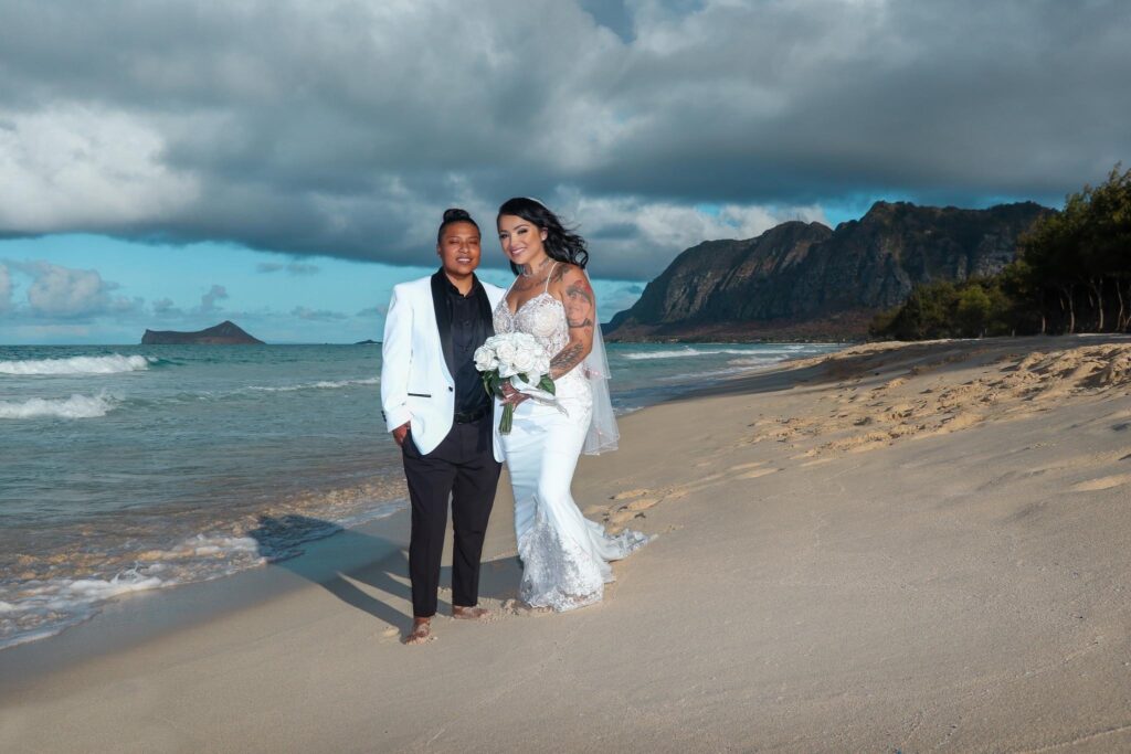 Wedding ceremony, Vow renewal ceremony, elopement ceremony, beach ceremony on Oahu, Hawaii